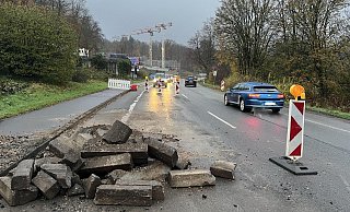 Schon jetzt laufen Bauarbeiten an der Paderborner Straße auf Höhe des Freilichtmuseums. Bald sollen auch die Mehrzweckstreifen zu echten Fahrradstreifen werden. - Jana Beckmann