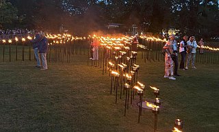 Die "Nacht der 10.000 Kerzen" lockt stets viele Gäste an. - Stadt Bad Salzuflen Die "Nacht der 10.000 Kerzen" lockt stets viele Gäste an. - Stadt Bad Salzuflen