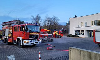 Die Feuerwehr hat am Freitag einen Brand im Fachklassentrakt des Schulzentrums Blomberg gelöscht. - Feuerwehr Blomberg Die Feuerwehr hat am Freitag einen Brand im Fachklassentrakt des Schulzentrums Blomberg gelöscht. - Feuerwehr Blomberg
