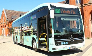 In Detmold werden Fahrgäste nun auch von E-Bussen wie diesem an ihr Ziel gebracht. - Stadtverkehr Detmold In Detmold werden Fahrgäste nun auch von E-Bussen wie diesem an ihr Ziel gebracht. - Stadtverkehr Detmold