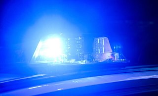 Es wird gegen einen 24-Jährigen ermittelt. (Symbolbild) - Julian Stratenschulte/dpa