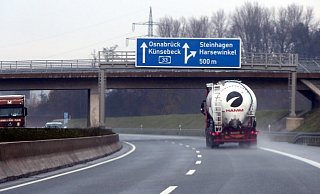 Auf der A33 erlitt ein junger Lkw-Fahrer einen Herzinfarkt und starb. - Wolfgang Rudolf Auf der A33 erlitt ein junger Lkw-Fahrer einen Herzinfarkt und starb. - Wolfgang Rudolf