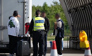 In den Ländern laufen teils verstärkte Kontrollen an. - Sebastian Kahnert/dpa In den Ländern laufen teils verstärkte Kontrollen an. - Sebastian Kahnert/dpa