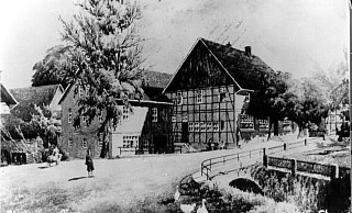 Der Lindenkrug in Almena war einst ein beliebter Treffpunkt. - Sammlung Ulrike Frevert