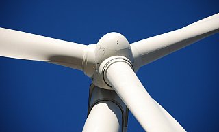 In Barntrup soll eine 200 Meter hohe Windkraftanlage am Bromberg entstehen. - Symbolbild: pixabay.com In Barntrup soll eine 200 Meter hohe Windkraftanlage am Bromberg entstehen. - Symbolbild: pixabay.com
