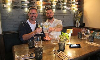 Karsten Arning (links) und Luca Schreiber betreiben gemeinsam das "Luisa"-Restaurant. - Nadine Uphoff Karsten Arning (links) und Luca Schreiber betreiben gemeinsam das "Luisa"-Restaurant. - Nadine Uphoff