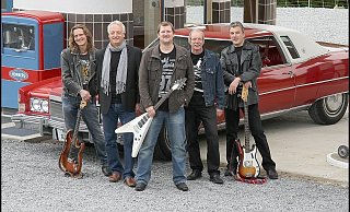 Auch die Red Cadillac Band speilt bei der dritten Holzhauser Musikverschwörung. - Bildrechte: Red Cadillac Band Auch die Red Cadillac Band speilt bei der dritten Holzhauser Musikverschwörung. - Bildrechte: Red Cadillac Band