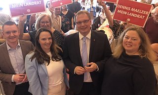 Da waren alle noch hoffnungsfroh: Dr. Dennis Maelzer (zweiter von rechts) war als Landratskandidat erste Wahl des Kreisgeschäftsführers Julian Hördemann (links), der Kreisvorsitzenden Katrin Freiberger und der Kreistags-Fraktionschefin Ilka Kottmann (rechts). Jetzt tritt er aus gesundheitlichen Gründen von der Kandidatur zurück. - Archivfoto: Martin Hostert