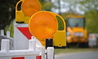 An der Leopoldshöher Straße soll ein Linksabbieger eingerichtet werden, um das Gewerbegebiet zu erschließen. (Symbolbild) - Symbolbild: Pixabay An der Leopoldshöher Straße soll ein Linksabbieger eingerichtet werden, um das Gewerbegebiet zu erschließen. (Symbolbild) - Symbolbild: Pixabay