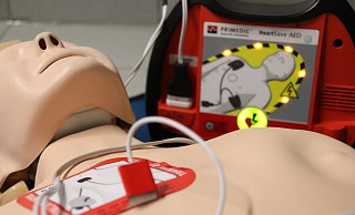 In Extertal sollen sechs neue Defibrillatoren installiert werden. - Symbolbild: Pixabay