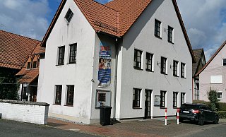 Das Neue Haus in der Kellerstraße: Der Sitz des Vereins „KOMM" ist eine städtische Immobilie. Für Kinder und Jugendliche von 6 bis 20 Jahren werden dort verschiedene Freizeitaktivitäten angeboten. - Sylvia Frevert(LZ) Das Neue Haus in der Kellerstraße: Der Sitz des Vereins „KOMM" ist eine städtische Immobilie. Für Kinder und Jugendliche von 6 bis 20 Jahren werden dort verschiedene Freizeitaktivitäten angeboten. - Sylvia Frevert(LZ)