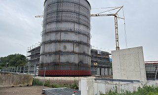 Derzeit wird unter anderem der Wärmespeicher des Heizkraft- und Umspannwerks an der Ziegelstraße fertig gestellt. - Sven Kienscherf
