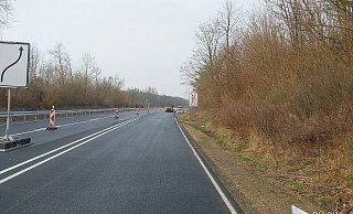 Zuletzt sind an der sanierten Ostwestfalenstraße in Höhe Wülfer-Bexten/Knetterheide Schutzplanken installiert worden. Jetzt sind noch Arbeiten an der neuen Brücke in Höhe Oerlinghauser Straße nötig. - Straßen.NRW Zuletzt sind an der sanierten Ostwestfalenstraße in Höhe Wülfer-Bexten/Knetterheide Schutzplanken installiert worden. Jetzt sind noch Arbeiten an der neuen Brücke in Höhe Oerlinghauser Straße nötig. - Straßen.NRW