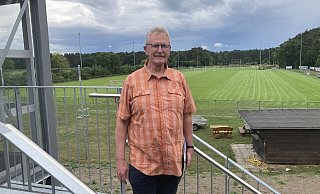 Lieblingsplatz von Gottfried Dennebier ist das Freizeitgelände Schlingsbruch. Kein Wunder, der Bürgermeisterkandidat ist dem Fußball seit Jahrzehnten eng verbunden. - Cordula Gröne