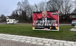 Die hilflosen Abbilder von Politikerinnen und Politiker müssen im Wahlkampf einiges aushalten. Wer Plakate beschädigt, muss aber ebenfalls mit empfindlichen Strafen rechnen. - Seda Hagemann