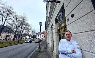 2022 hat Sternekoch Jan Diekjobst Detmolds ältestes Café übernommen. Jetzt, rund drei Jahre später, erklärt er das Projekt für beendet. - Archivfoto: Janet König