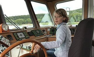 Für seinen Wunschtag hat Lukas Mowitz aus Legosteinen die MS Schiedersee nachgebaut und natürlich auch zum Termin am Schiedersee mitgebracht. - Seda Hagemann Für seinen Wunschtag hat Lukas Mowitz aus Legosteinen die MS Schiedersee nachgebaut und natürlich auch zum Termin am Schiedersee mitgebracht. - Seda Hagemann