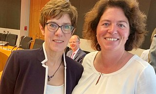 Annegret Kramp-Karrenbauer und die heimsche CDU-Bundestagsabgeordnete Kerstin Vieregge. - CDU Annegret Kramp-Karrenbauer und die heimsche CDU-Bundestagsabgeordnete Kerstin Vieregge. - CDU
