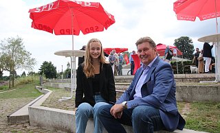 Greta Krügermeier geht ins NRW-Jugendparlament - SPD-Büro Berghahn Greta Krügermeier geht ins NRW-Jugendparlament - SPD-Büro Berghahn