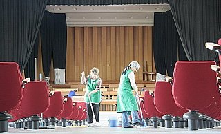 Demnächst wird die Konzerthalle im Kurpark für den Stadtrat hergerichtet. - Till Brand Demnächst wird die Konzerthalle im Kurpark für den Stadtrat hergerichtet. - Till Brand