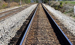 An einem Bahnübergang in Bad Salzuflen hat ein Triebwagenführer gerade noch Schlimmeres verhindern können. - Symbolbild: Pixabay An einem Bahnübergang in Bad Salzuflen hat ein Triebwagenführer gerade noch Schlimmeres verhindern können. - Symbolbild: Pixabay