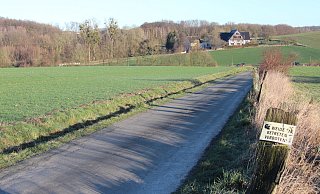 Auf dem Feld an der Ecke Von Brokhauser Stra&szlig;e und Rudolf-Harbig-Weg soll das neue Feuerwehrhaus gebaut werden. - Jana Beckmann(LZ)