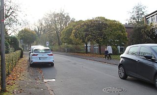 Das Halteverbot an der Ewerbeckstraße an der Grundschule am Schloss bleibt bestehen. - Archivfoto: Nadine Uphoff Das Halteverbot an der Ewerbeckstraße an der Grundschule am Schloss bleibt bestehen. - Archivfoto: Nadine Uphoff