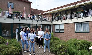Das Friedrich-Winter-Haus und die Sekundarschule Nordlippe haben eine Kooperation in Form des Generationenprojektes „Alt trifft Jung". - Sekundarschule Nordlippe Das Friedrich-Winter-Haus und die Sekundarschule Nordlippe haben eine Kooperation in Form des Generationenprojektes „Alt trifft Jung". - Sekundarschule Nordlippe