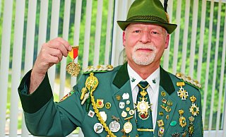 Hochdekoriert: Jörg Kleemann hat das Amt es Obersts in jüngere Hände gegeben. - Nicole Ellerbrake