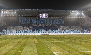 Bei dem Fu&szlig;ballspiel zwischen dem 1. FC Magdeburg und Dynamo Dresden wurden 64 Polizisten verletzt. - Andreas Gora/dpa