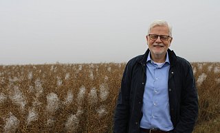 Ralf Klemme ist erster stellvertretender Bürgermeister und übernimmt seit dem plötzlichen Tod von Frank Meier bereits dessen politische Aufgaben. Auf dem Foto ist er an seinem Lieblingsort zu sehen, dem Bauernpfad. Bei gutem Wetter reicht der Blick hier bis zur Porta Westfalica, dem Hermannsdenkmal und nach Grohnde. - Lorraine Brinkmann Ralf Klemme ist erster stellvertretender Bürgermeister und übernimmt seit dem plötzlichen Tod von Frank Meier bereits dessen politische Aufgaben. Auf dem Foto ist er an seinem Lieblingsort zu sehen, dem Bauernpfad. Bei gutem Wetter reicht der Blick hier bis zur Porta Westfalica, dem Hermannsdenkmal und nach Grohnde. - Lorraine Brinkmann