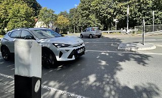 An dieser Stelle in Nessenberg passierte der t&ouml;dliche Unfall an Karsamstag 2025. Jetzt hat sich der Kreis Lippe mit der Stadt Schieder-Schwalenberg, der Polizei und Stra&szlig;en.NRW darauf geeinigt, die Sicherheit an der Kreuzung zu erh&ouml;hen. - Silke Buhrmester