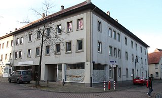 Das Sünkler-Geise-Haus an der Ecke Mittel- und Burgstraße kann die Bürgerdialog-AG Immobilien sich gut als Beherbergungsbetrieb vorstellen. Im westlichen Eingangsbereich zur Altstadt Horn gelegen, sieht sie das Gebäude als einen Eckpfeiler der Quartiersentwicklung. - Dieter Asbrock Das Sünkler-Geise-Haus an der Ecke Mittel- und Burgstraße kann die Bürgerdialog-AG Immobilien sich gut als Beherbergungsbetrieb vorstellen. Im westlichen Eingangsbereich zur Altstadt Horn gelegen, sieht sie das Gebäude als einen Eckpfeiler der Quartiersentwicklung. - Dieter Asbrock