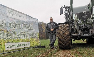 Sucht Feld-Helden: der Kalletaler Landwirt Siegfried Steffen stellt drei Hektar Land privaten Blühpaten zur Verfügung. - Sylvia Frevert Sucht Feld-Helden: der Kalletaler Landwirt Siegfried Steffen stellt drei Hektar Land privaten Blühpaten zur Verfügung. - Sylvia Frevert