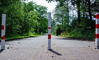 Die Luisenstraße in Augustdorf bleibt vorerst weiter gesperrt. - Raphael Bartling