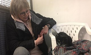 Pupsi und ihre neue Besitzerin. - Tierheim Detmold