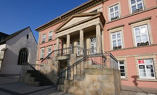 Das Detmolder Rathaus. Fünf von neun Parteien haben nur Ratsherren. - Jost Wolf