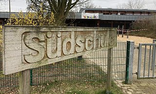 Die Südschule hat seit Jahren mit sinkenden Schülerzahlen zu kämpfen. Dabei gibt das Gebäude am Stiftsland eigentlich mehr her. - Till Brand