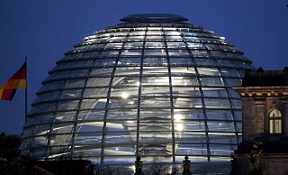 Das Expertengremium des Europarats empfiehlt unter anderem, dass es für Bundesminister und parlamentarische Staatssekretäre klare Regeln geben sollte, um Konflikte zwischen ihren privaten Interessen und ihrem Amt unverzüglich offenzulegen. - Foto: picture alliance / dpa Das Expertengremium des Europarats empfiehlt unter anderem, dass es für Bundesminister und parlamentarische Staatssekretäre klare Regeln geben sollte, um Konflikte zwischen ihren privaten Interessen und ihrem Amt unverzüglich offenzulegen. - Foto: picture alliance / dpa