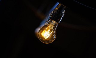 LED-Leuchten wie diese in einer Vintage-Optik verbrauchen weniger Strom als Glüh- oder Halogenlampen. - Pixabay
