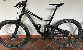 Die Polizei fragt, wem dieses Mountainbike der Marke Giant gehört. Die Polizei hat es in Detmold sichergestellt. - Polizei Lippe Die Polizei fragt, wem dieses Mountainbike der Marke Giant gehört. Die Polizei hat es in Detmold sichergestellt. - Polizei Lippe