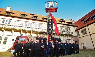 Feuerwehrleute aus ganz NRW sind am Schloss Brake zum Fachforum zur Feuerwehrgeschichte zusammengekommen. - Nicole Ellerbrake