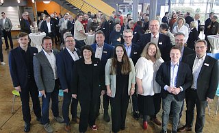 Beim SPD-Neujahrsempfang trafen sich (von links) Lasse Huxoll, Alexander Baer, Axel Lehmann, Ellen Stock, Jürgen Berghahn, Katrin Freiberger, Markus Knoblich, Ilka Kottmann, Ingo Stucke, Julian Hördemann, Falk Niehage und Dennis Maelzer. - Hajo Gärtner Beim SPD-Neujahrsempfang trafen sich (von links) Lasse Huxoll, Alexander Baer, Axel Lehmann, Ellen Stock, Jürgen Berghahn, Katrin Freiberger, Markus Knoblich, Ilka Kottmann, Ingo Stucke, Julian Hördemann, Falk Niehage und Dennis Maelzer. - Hajo Gärtner