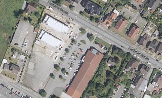 Der Aldi-Markt (rotes längliches Dach) an der Herforder Straße soll abgerissen und auf größerer Fläche zur Siemensstraße hin (unten) neu gebaut werden. - TIM-online/Geobasisdaten NRW Der Aldi-Markt (rotes längliches Dach) an der Herforder Straße soll abgerissen und auf größerer Fläche zur Siemensstraße hin (unten) neu gebaut werden. - TIM-online/Geobasisdaten NRW