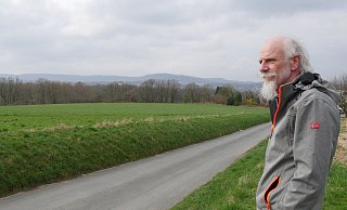 Derzeit ist Rüdiger Krentz krank geschrieben. Regelmäßige Spaziergänge helfen ihm. - Jost Wolf