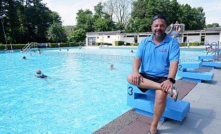 Markus Burmester war 15 Jahre in Rinteln als Fachkraft f&uuml;r B&auml;derbetriebe angestellt. Ein komplettes Bad zu leiten, war bis vor kurzem f&uuml;r den 53-J&auml;hrigen Neuland. - Lorraine Brinkmann