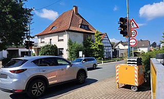 Der Weg durch Heiden wird, obwohl es keine offizielle Umleitung ist, derzeit von Vielen genutzt. Eine Fußgängerampel an der Ecke Haupt- und Heidensche Straße soll zumindest die Querung für diese erleichtern. - Carolin Brokmann-Förster