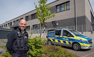 Polizeihauptkommissar Torsten Köppe ist neuer Bezirksdienstbeamter für Blomberg. - Polizei Lippe / Sonja Thelaner