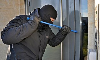 Einbrecher können auch am hellichten Tag zuschlagen - wie in Hiddesen. - Symbolbild: Pixabay Einbrecher können auch am hellichten Tag zuschlagen - wie in Hiddesen. - Symbolbild: Pixabay