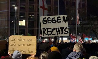 An diesem Wochenende werden deutschlandweit Zehntausende Menschen bei Demos gegen rechts erwartet. - Valentin Gensch/dpa